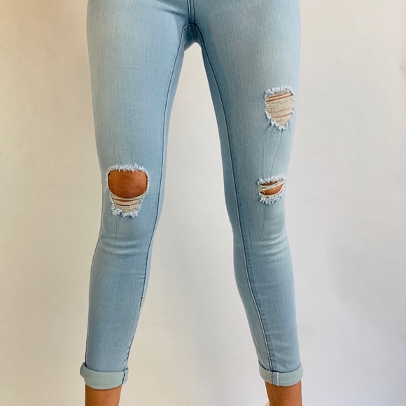 Sky Blue Super High Rise Light Distressed Tushy - Picture 5 of 8